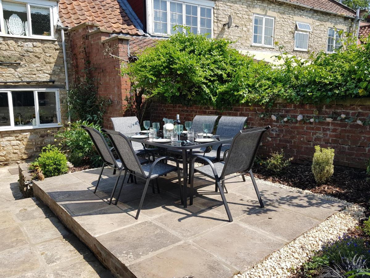 Cruck Cottage Pickering Exterior foto